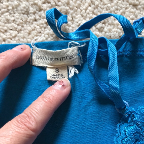 Blue tank S w/lace @ top&bottom adjust straps - Picture 5 of 5